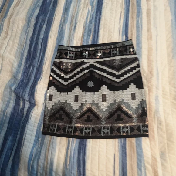 Express Black and Silver Sequin Mini Pencil Skirt - Picture 5 of 7